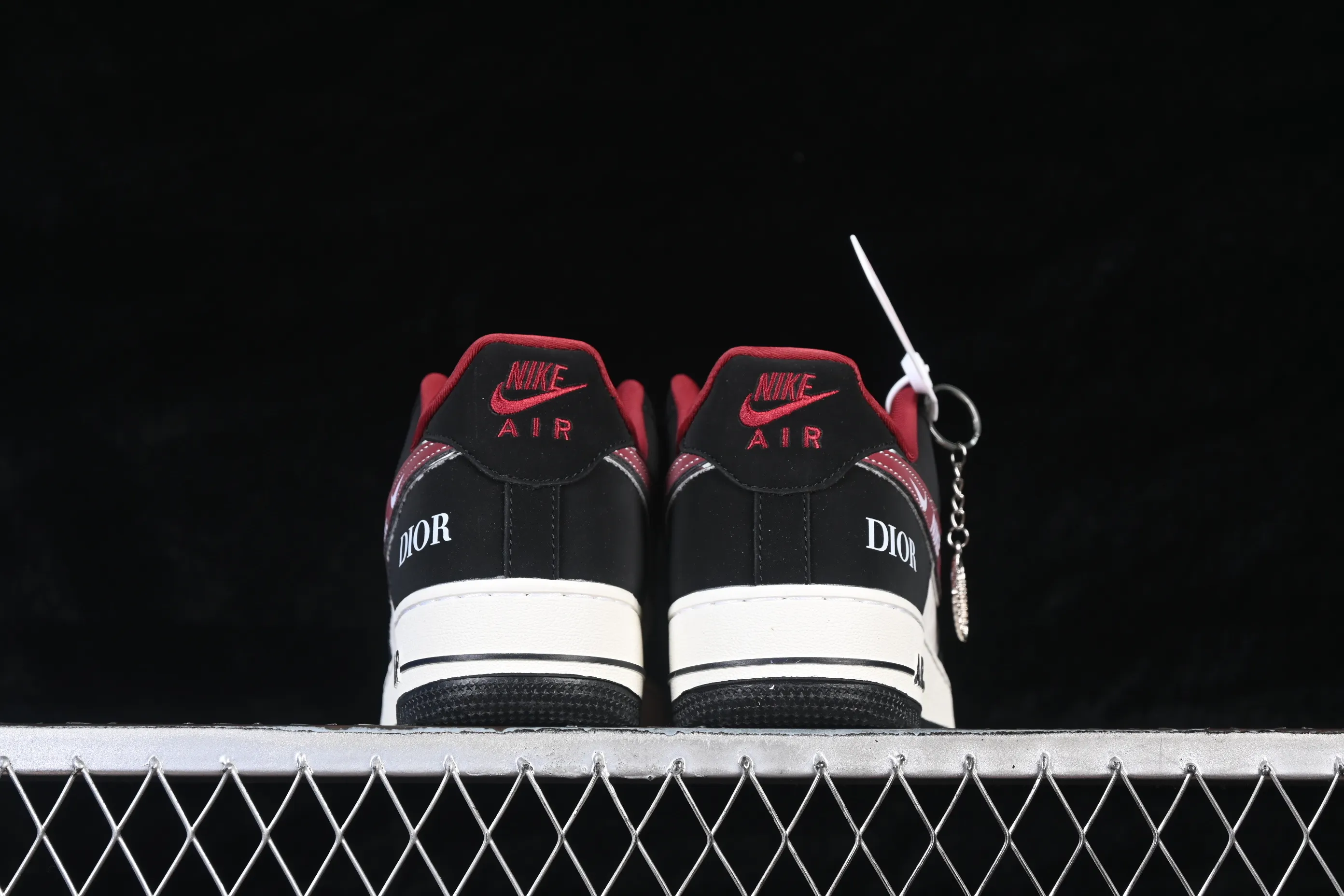 All categories Nk Air Force 1 Air Force series Nk Air Force 1 Low Air Force low-top Nike Air Force 1'07 Low Black and red contrast Air Force 1 low-top casual sneakers SY1388-029
